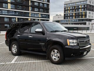 2008 Chevrolet Tahoe III, чёрный, 2000000 рублей, вид 3