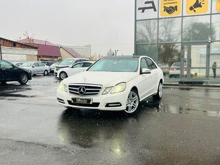 2011 Mercedes-Benz E-Класс 200 7G-Tronic IV (W212, S212, C207), белый, 989000 рублей, вид 1