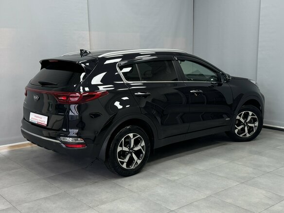 2020 Kia Sportage IV Рестайлинг, чёрный, 2390000 рублей - вид 1