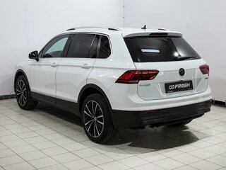 2018 Volkswagen Tiguan II, белый, 2299000 рублей, вид 2