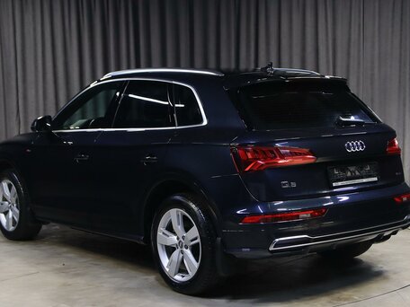 2020 Audi Q5 II (FY), чёрный, 2749000 рублей, вид 4