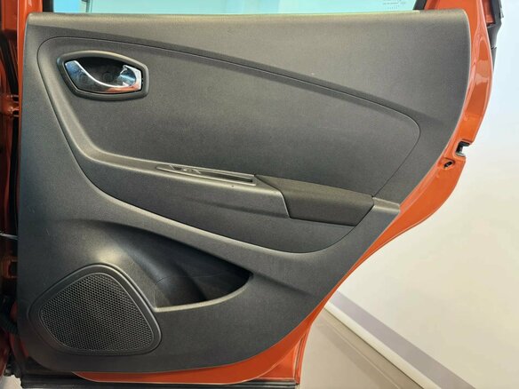 2017 Renault Kaptur I, оранжевый - вид 16
