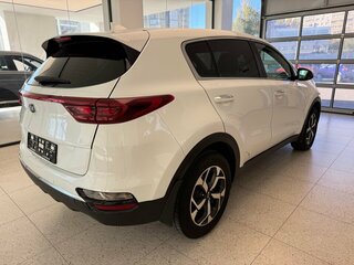 2019 Kia Sportage IV Рестайлинг, белый, 1985000 рублей, вид 4