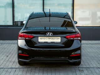 2017 Hyundai Solaris II, чёрный, 999000 рублей, вид 4
