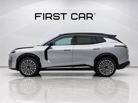 2026 Lynk & Co 08 EM-P 38.2 kWh I Рестайлинг, серебристый, 5490000 рублей, вид 2