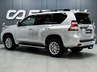 2017 Toyota Land Cruiser Prado 150 Series Рестайлинг 2, серебристый, 4899000 рублей, вид 2