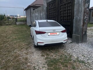 2017 Hyundai Solaris II, белый, 650000 рублей, вид 2