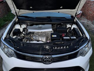 2016 Toyota Camry VII (XV50) Рестайлинг, белый, 1890000 рублей, вид 4