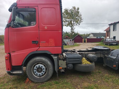 2008 Volvo FH, пурпурный, 2300000 рублей, вид 4