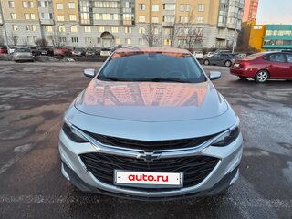 2020 Chevrolet Malibu IX Рестайлинг, белый, 1300000 рублей, вид 1