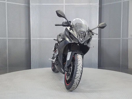 2024 Suzuki GSX-8R, чёрный, 899000 рублей, вид 3