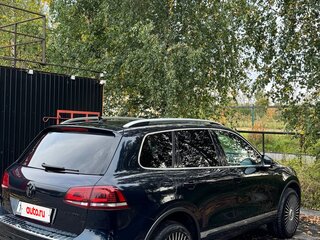 2013 Volkswagen Touareg II, синий, 1990000 рублей, вид 4