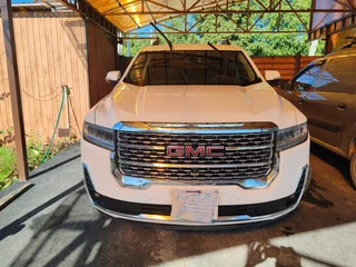 2022 GMC Acadia II Рестайлинг, белый, 3700000 рублей, вид 1