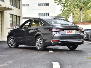 2026 Lexus ES 200 VII Рестайлинг 2, серый, 5745000 рублей, вид 5