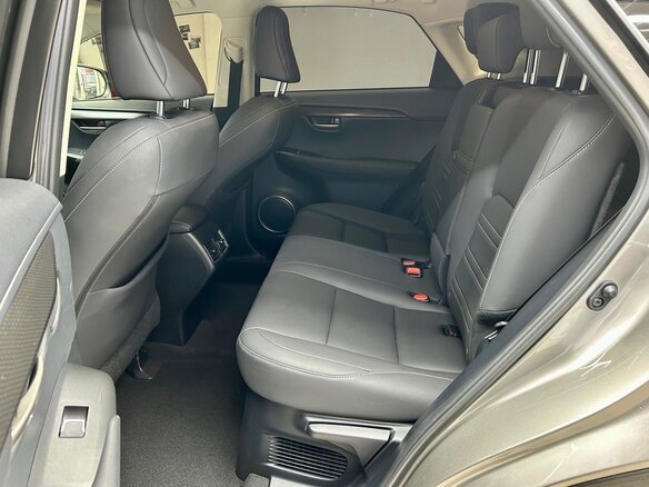 2019 Lexus NX 200 I Рестайлинг, серебристый, 2674000 рублей - вид 20