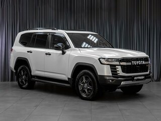 2021 Toyota Land Cruiser 300 Series, белый, 10399000 рублей, вид 1