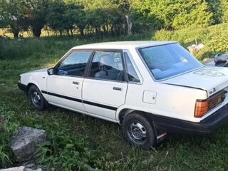 1983 Toyota Vista I (V10), бежевый, 300000 рублей, вид 4