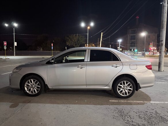 2010 Toyota Corolla X (E140, E150) Рестайлинг, серебристый, 1020000 рублей - вид 7