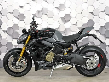 2023 Ducati Streetfighter V4, чёрный, 2199000 рублей, вид 4