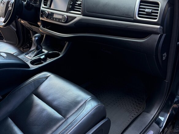 2017 Toyota Highlander III (XU50) Рестайлинг, чёрный, 2550000 рублей - вид 20