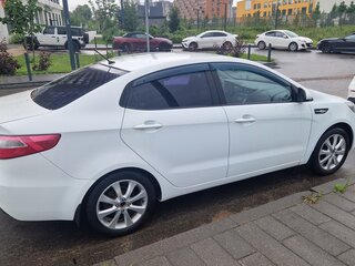 2013 Kia Rio 4-speed III, белый, 670000 рублей, вид 1