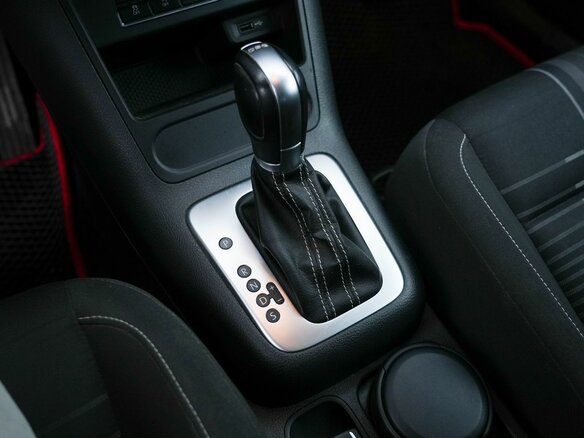 2016 Volkswagen Tiguan I Рестайлинг, чёрный, 1390000 рублей - вид 15