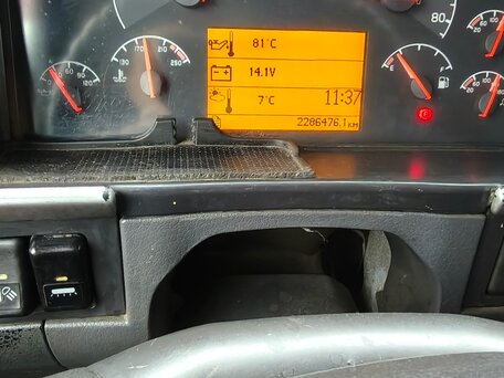 2005 Volvo VNL, белый, 2300000 рублей, вид 3