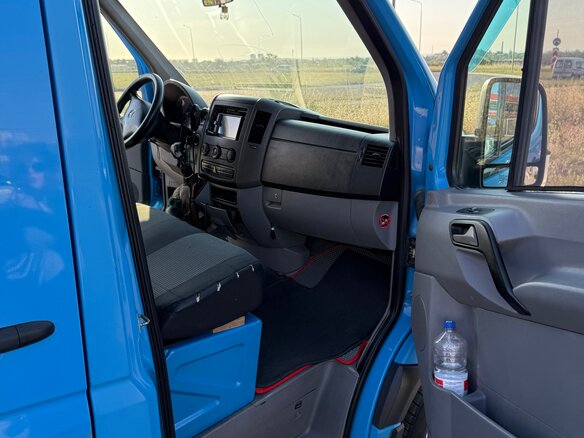 2010 Mercedes-Benz Sprinter, синий, 1690000 рублей - вид 22