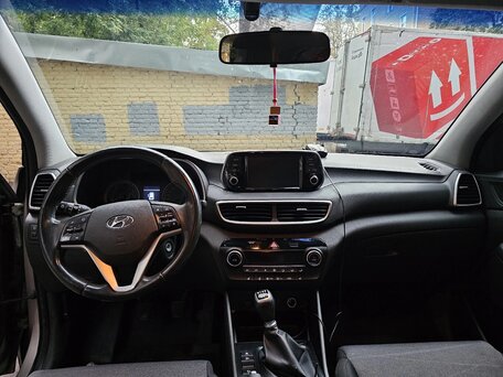 2019 Hyundai Tucson III Рестайлинг, бежевый, 1800000 рублей, вид 5