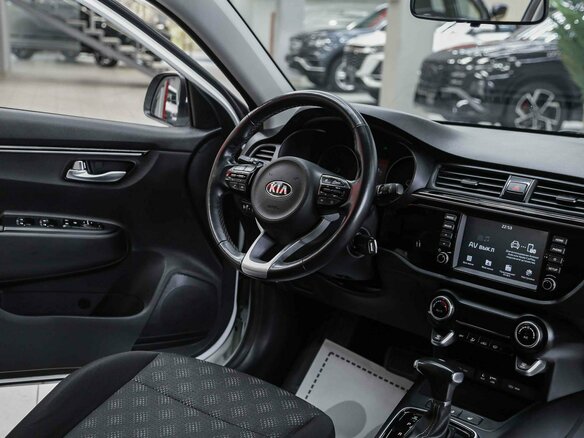 2020 Kia Rio X-Line IV, белый, 1450000 рублей - вид 10