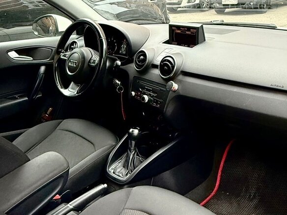 2011 Audi A1 I (8X), белый, 1035000 рублей - вид 5
