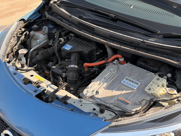 2018 Nissan Note e-Power II Рестайлинг, синий - вид 9