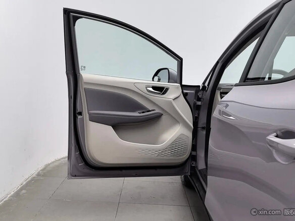 2026 MG 4 EV 42.8 kWh II, фиолетовый, 1530000 рублей - вид 6