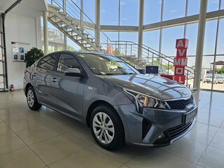 2020 Kia Rio IV, серый, 1732000 рублей, вид 4