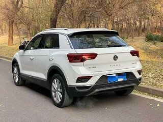 2022 Volkswagen T-Roc I Рестайлинг, белый, 1650000 рублей, вид 4