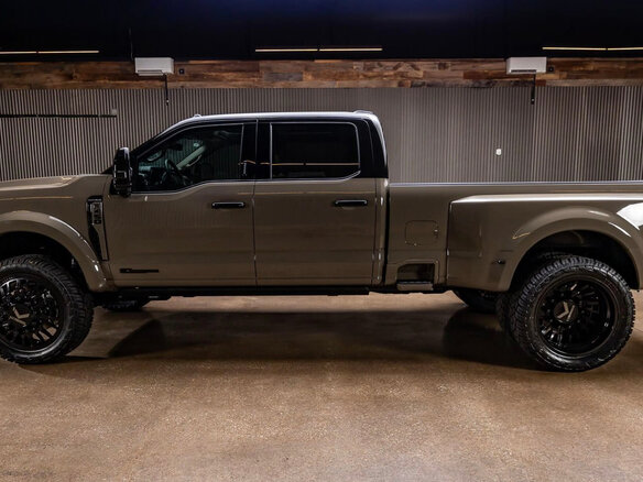2026 Ford F-350, серый, 18800000 рублей - вид 2