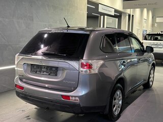 2013 Mitsubishi Outlander III, серый, 1375000 рублей, вид 4
