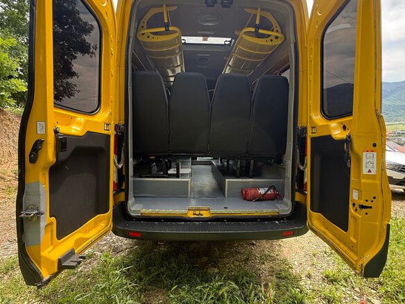 2017 Ford Transit, жёлтый, 2400000 рублей - вид 4