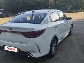 2021 Kia Rio IV Рестайлинг, белый, 1000000 рублей, вид 5