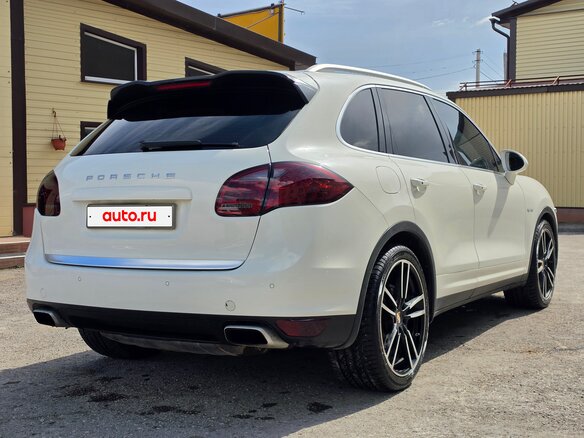 2010 Porsche Cayenne S Hybrid II (958), белый, 2000000 рублей - вид 3