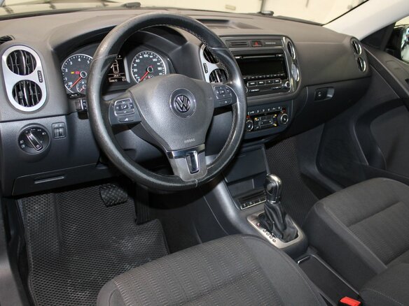 2015 Volkswagen Tiguan I Рестайлинг, чёрный, 1488000 рублей - вид 8