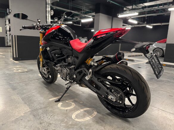 2024 Ducati Monster 937, чёрный - вид 4