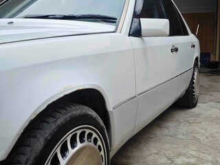 1990 Mercedes-Benz W124 200, белый, 440000 рублей, вид 4