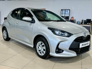 2020 Toyota Yaris IV, серый, 1299000 рублей, вид 5