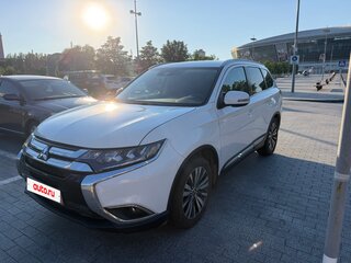 2019 Mitsubishi Outlander III Рестайлинг 3, белый, 2250000 рублей, вид 1