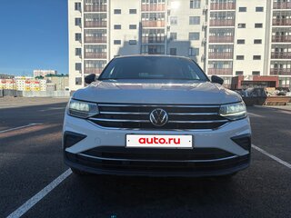 2021 Volkswagen Tiguan II Рестайлинг, белый, 2431000 рублей, вид 5