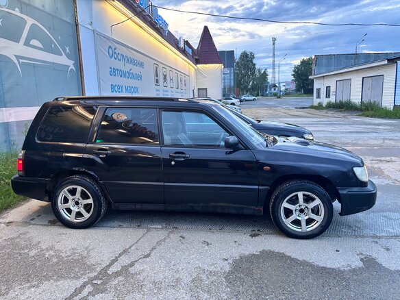 1997 Subaru Forester I, чёрный, 450000 рублей - вид 2