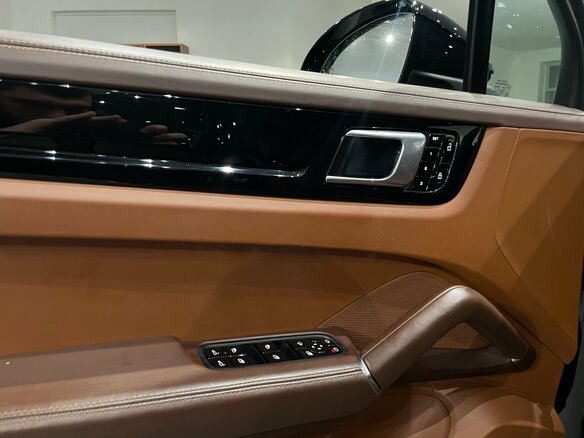 2019 Porsche Cayenne III, чёрный, 5578000 рублей - вид 21