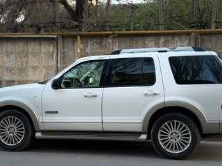 2006 Ford Explorer IV, белый, 850000 рублей, вид 3