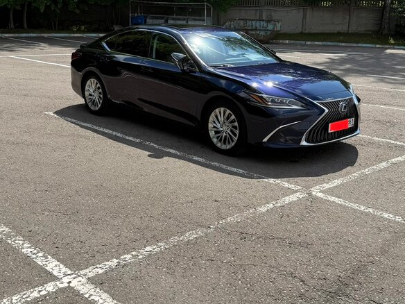 2019 Lexus ES 300h VII, синий, 4600000 рублей - вид 6